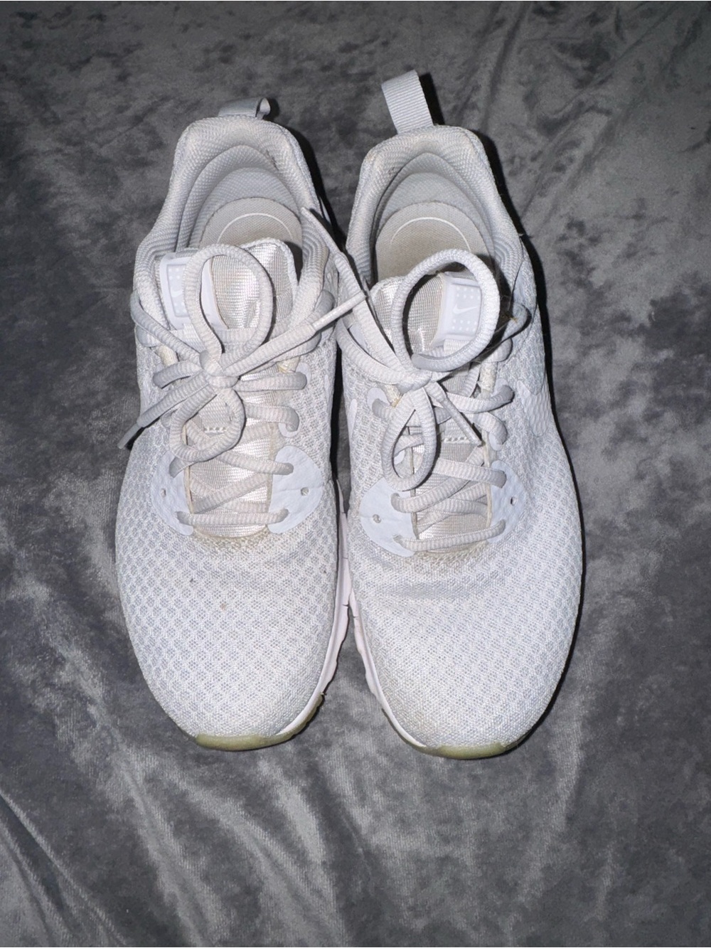 Nike Women's gray and white Lightweight Knit Running Shoes